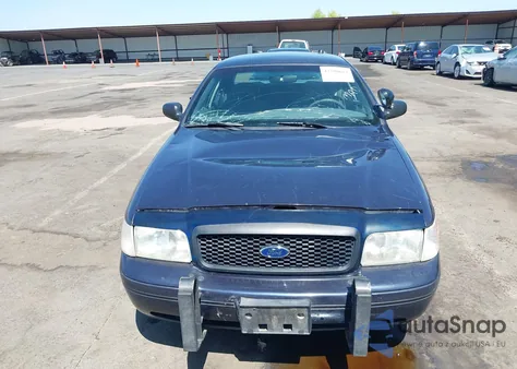 2000 Ford Crown Victoria Police Interceptor z USA, uszkodzony, nr VIN 2FAFP71W9YX202694